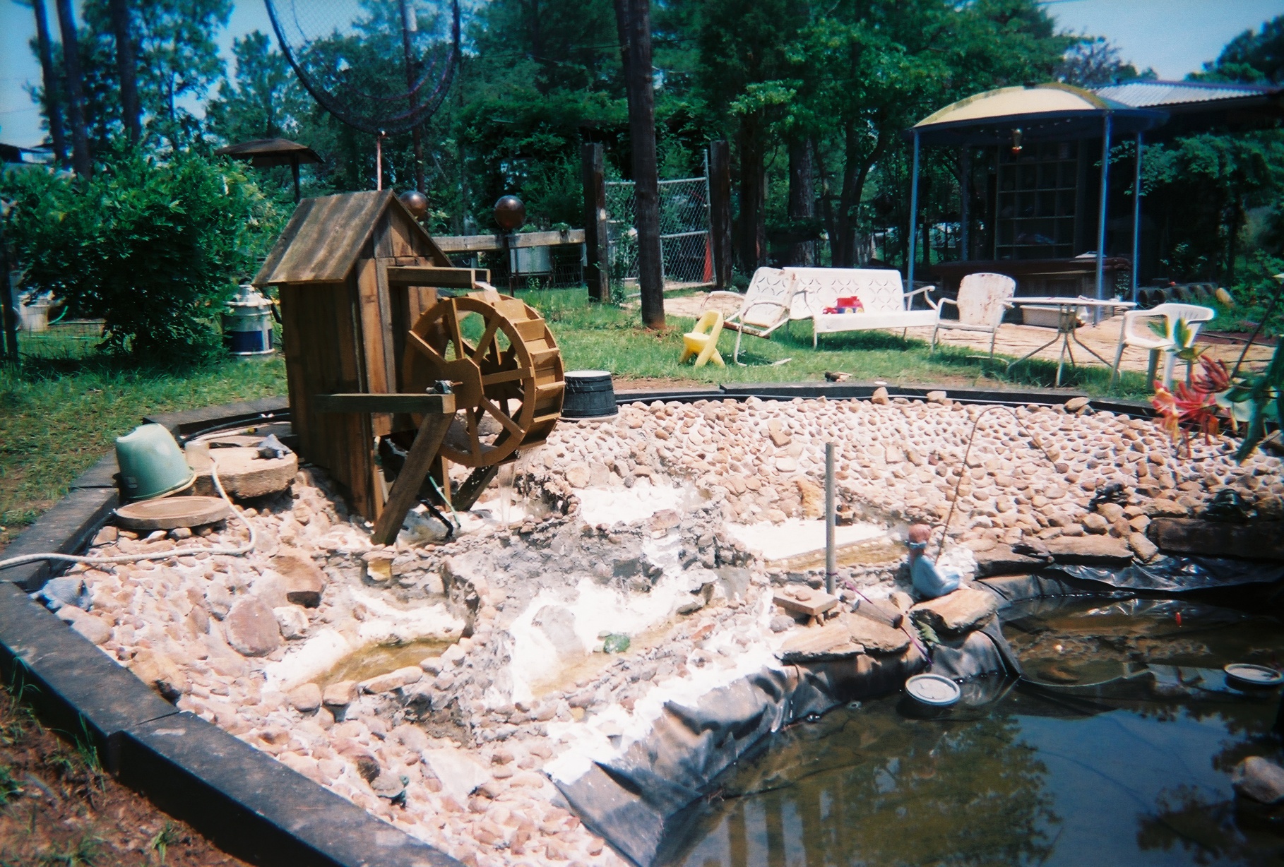 Water Wheel pictures of DIY Water Wheels built from our Waterwheel Plans